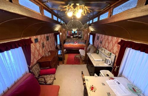 Ziegenhagen Other | Historischer Zirkuswagen mit Terrasse und Blick ins Grüne