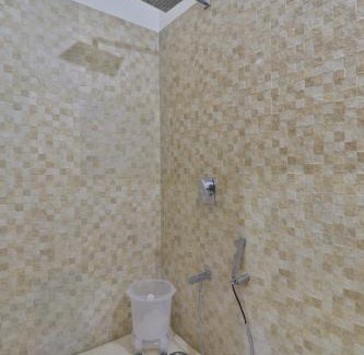 Hazratganj Hotel | HL Tokyo