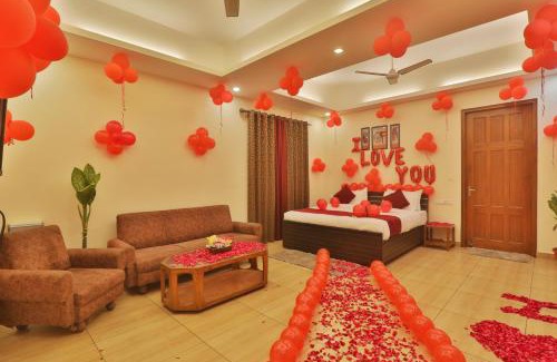 Hazratganj Hotel | HL Tokyo