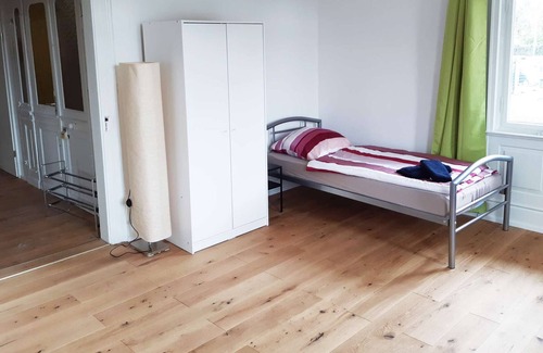 Metzingen Apartment | HÖ01 large apartment with dryer and washing machine