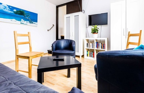 Nippes Apartment | HÖ01 large apartment with dryer and washing machine