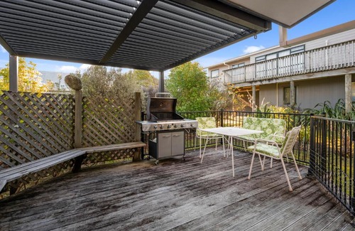 Kuratau House | Hoani Honey - Kuratau Holiday Home