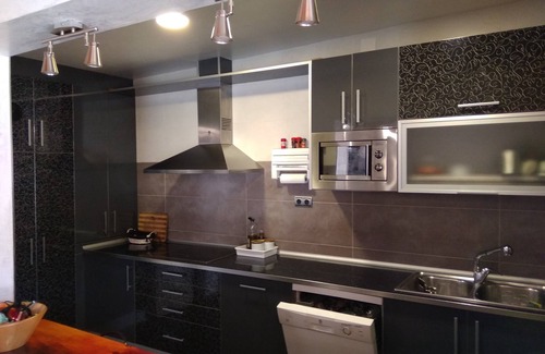 Cardano de Abajo House | Hobbit House (bioclimatic and half-buried with green cover).