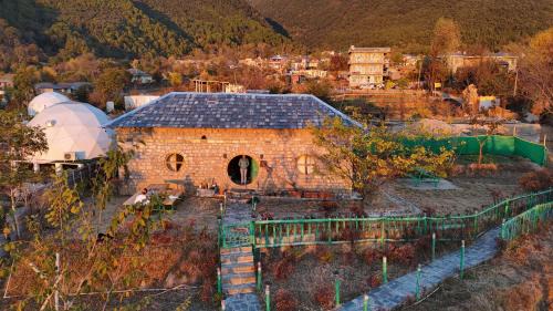 Bir Villa | Hobbit House Bir