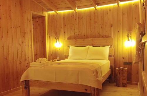 Olympos Hotel | Hobbitton Village