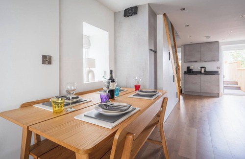 Abersoch Cottage | HOHECK, pet friendly, with a garden in Abersoch