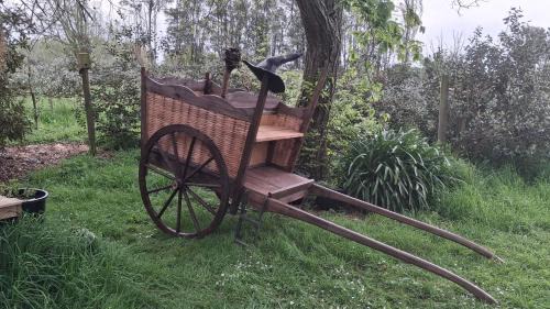 Pukemoremore Ski Chalet | Hole In The Ground