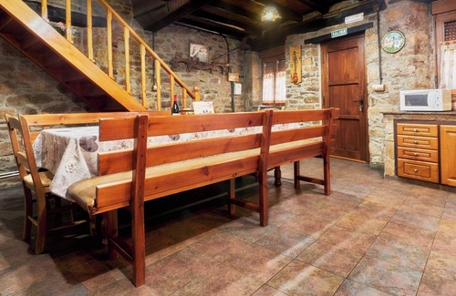 Noceda House | Holiday Home 'Casa Rural Abuelo Jose' with Mountain Views, Private Pool and Wi-Fi