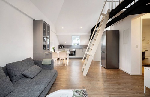 Trittenheim Apartment | Holiday Apartment "Adlernest Mit Weinbergblick" with Mountain View & Wi-Fi