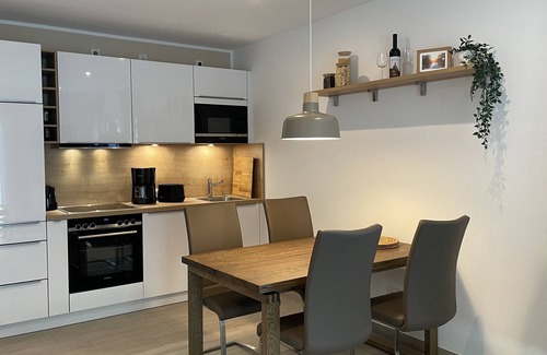 Radeberg Apartment | Holiday Apartment "Am Wall" with Private Terrace & Wi-Fi