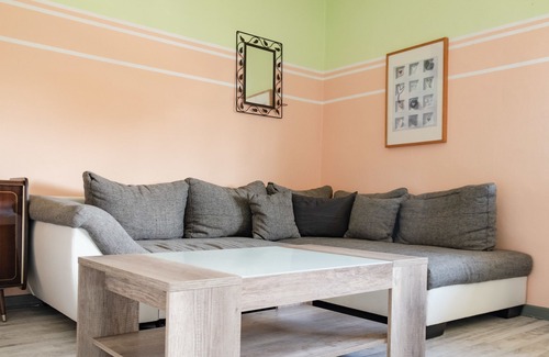 Altmorschen Apartment | holiday apartment/apt. for 6 guests with 98m² in Morschen (133054)