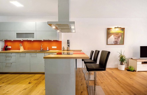 Jagersburg Apartment | Holiday Apartment at the "Gustavsburg" Castle with Wi-Fi & Terrace