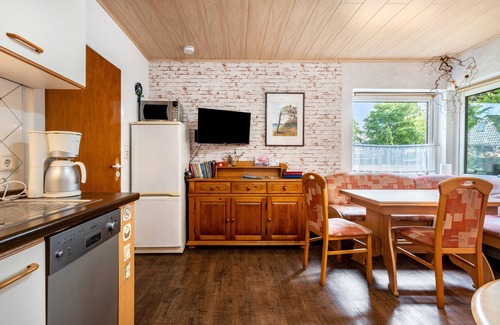 Viol Apartment | Holiday Apartment 'Caspersen' with Private Terrace, Private Garden and Wi-Fi