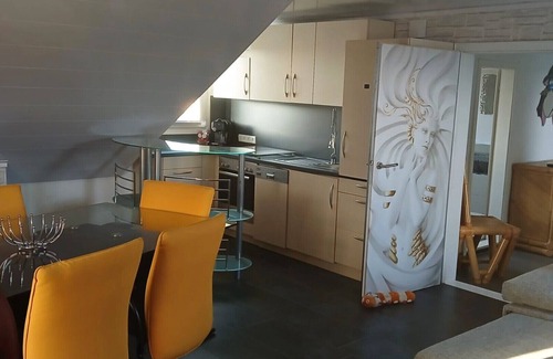 Grossenbrach Apartment | Holiday Apartment 'Anke Günther' with Private Garden and Wi-Fi