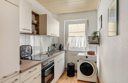 Homberg Apartment | Holiday Apartment 'Fewo45' with Wi-Fi