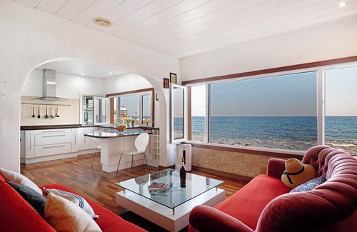 Arrieta Apartment | Holiday Apartment "El Mar Y Tú" with Sea View & Wi-Fi