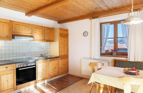 Jachenau Apartment | Holiday Apartment Guffertblick with Mountain View, Wi-Fi