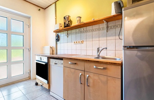 Ludershagen House | Holiday Apartment 'Kranichnest' with Private Terrace, Private Garden and Wi-Fi