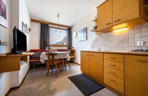 Sesto Apartment | Holiday Apartment "Manuel's App Watschinger Alpenrose" with Mountain View, Balcony & Wi-Fi