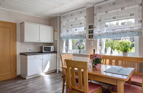 Wallenstein Apartment | Holiday Apartment 'Mentel' with Mountain View, Private Terrace and Wi-Fi