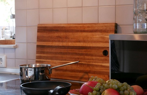 Hohenhaslach Apartment | Holiday Apartment 'Nr3' with Shared Terrace, Shared Garden and Wi-Fi