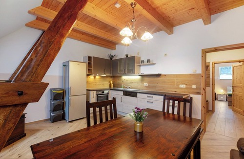 Krostitz Apartment | Holiday Apartment No. 5 "Kiefer" with Shared Garden and Wi-Fi