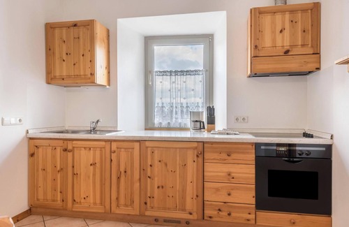 Collalbo Apartment | Holiday Apartment 'Sallrain Hof 2' with Mountain View & Balcony