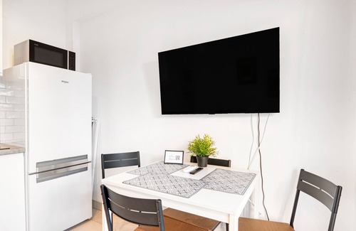 Grau i Platja Apartment | Holiday Apartment "Soleole1" with Shared Terrace & Wi-Fi