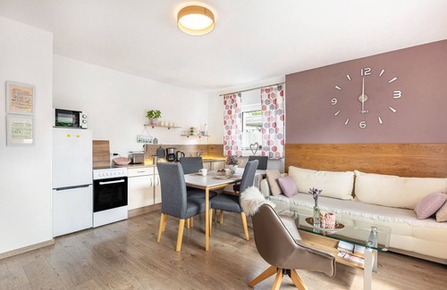 Sundern Apartment | Holiday Apartment 'Sonnenblick Und Relax' with Private Terrace, Shared Garden and Wi-Fi