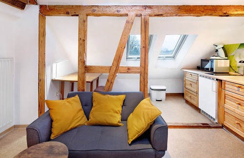 Alsfeld Apartment | Holiday Apartment "Vogelsberger Bett 5 Die 2" with Wi-Fi