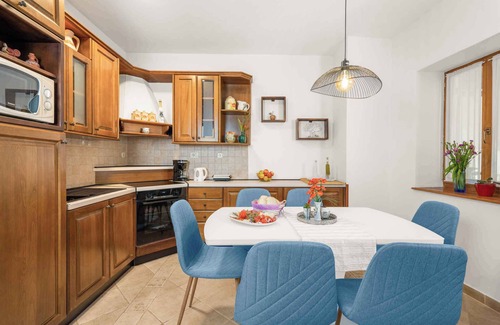 Krsan Apartment | Holiday apartment with air conditioning