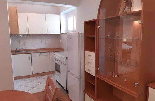 Veljun Primorski Apartment | Holiday apartment with air conditioning