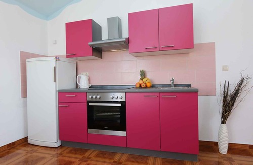 Polje Apartment | Holiday apartment with balcony and air conditioning