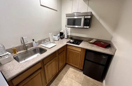 Brentwood Apartment | Holiday at Halliday