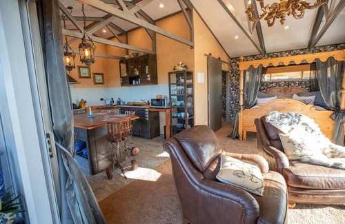 Richmond Downs Bed & Breakfast | Holiday Bliss - The Kiwi Suite