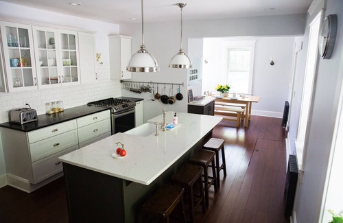 Croton-on-Hudson House | Holiday cozy country cottage!