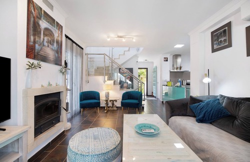 Poblado Sancti Petri House | Holiday Home 'Anna' with Private Pool, Wi-Fi and Air Conditioning