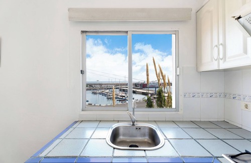 Puerto de la Estaca House | Holiday Home 'El Puerto De La Estaca 3' with Sea View, Private Garden and Balcony