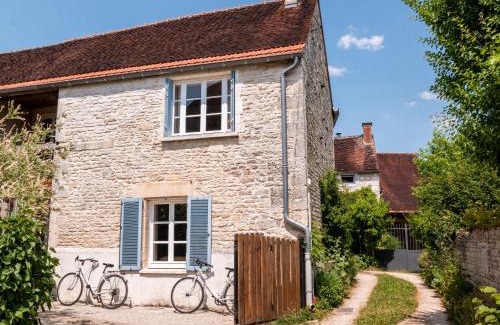 Saint-Martin-sur-Armancon House | Holiday Home L'Ancienne Scierie by Interhome