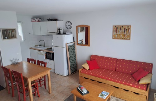 La Salvetat-sur-Agout House | Holiday Home 'Duplex Near Lake La Raviège' with Private Terrace and Private Garden