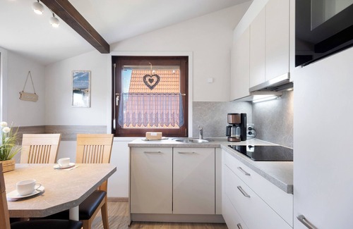 Hollern House | Holiday Home "Moin" with Private Terrace, Garden, and Wi-Fi