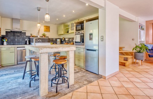 Sencenac-Puy-de-Fourches House | Holiday Home 'L’Ancien Séchoir' with Private Terrace, Private Garden and Wi-Fi