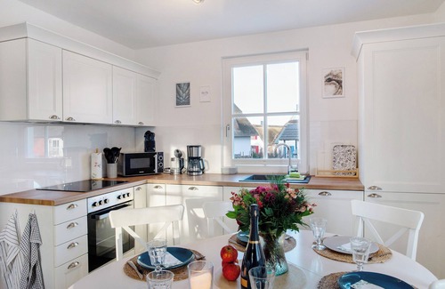 Stove House | Holiday Home 'Mühlenperle' with Private Terrace, Private Garden and Wi-Fi