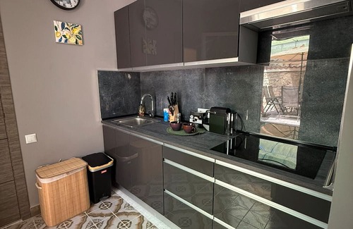 Guardamar del Segura House | Holiday Home 'Antique Spanish Villa' with Private Terrace, Wi-Fi and Air Conditioning