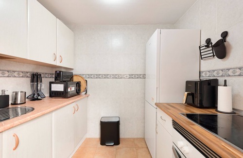 Carretera de Cadiz House | Holiday Home 'Altamira 6' with Private Terrace, Wi-Fi and Air Conditioning