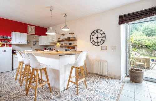 Confort-Meilars House | Holiday Home 'Avec Piscine-Cap Sizun' with Private Terrace, Private Garden and Wi-Fi