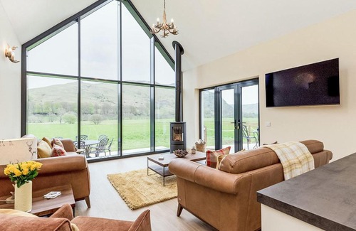 Maybole House | Holiday Home Balbeg Cottage by Interhome