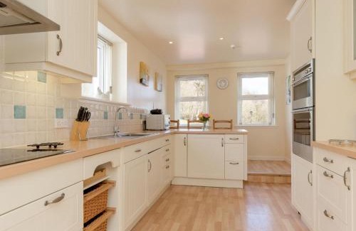 Maybole House | Holiday Home Balcraig House by Interhome