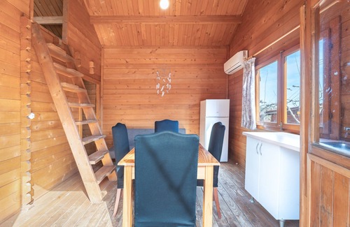 Barx House | Holiday Home 'Barraca' with Mountain View, Wi-Fi and Air Conditioning