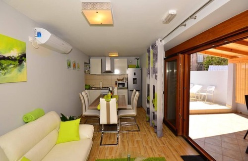 Gruda House | Holiday Home Belmondo